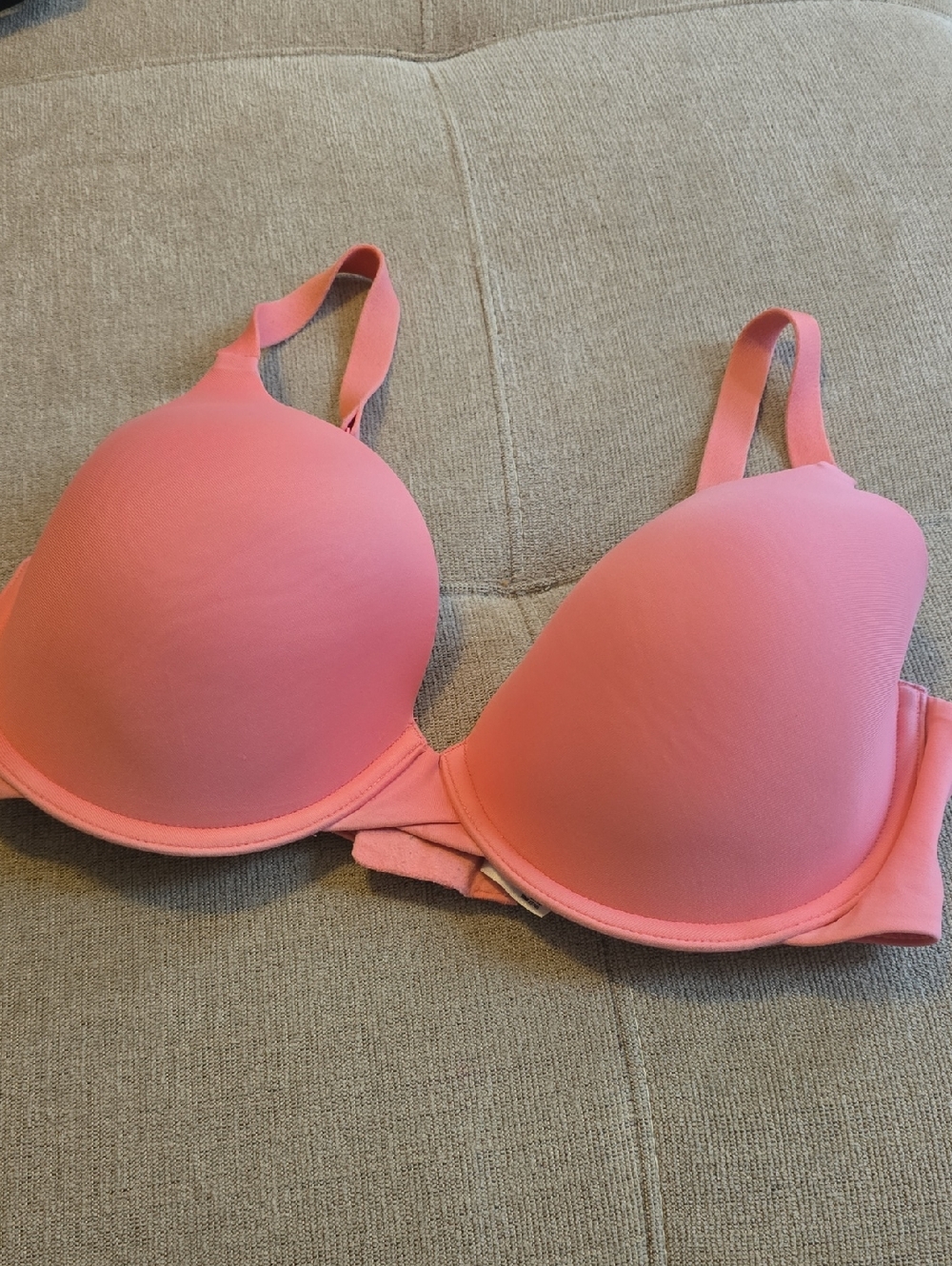 2 - Lilyette Bras Style 0810 Sz 36D - Picture 5 of 7